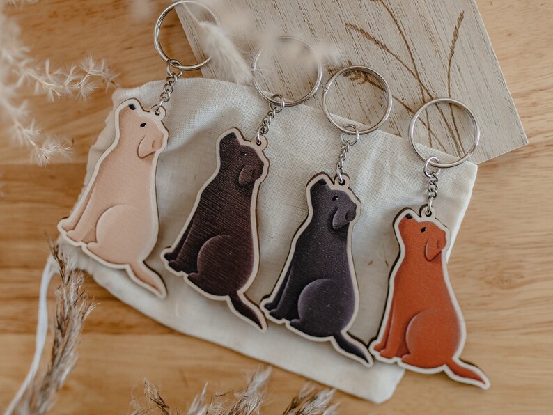 Labrador Wooden Dog Keyring image 1