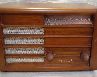 Vintage SELTENEs 1946 Detrola Modell 571 AM Radio Holzgehäuse gearbeitet & geprüft