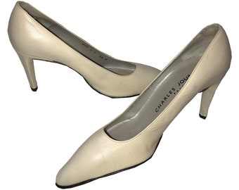 Charles Jourdan  Beige Leather Pumps