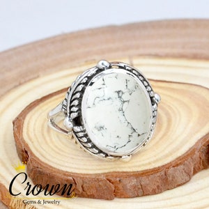 White Howlite Sterling Silver Ring: Handmade Bohemian Leaf Design