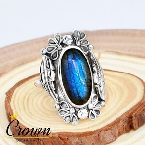 Handmade Sterling Silver Labradorite Ring: Floral Statement Jewelry