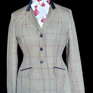 EQUETECH Lauton Deluxe Green Tweed with Navy & Red Stripes Fox Hunting Jacket.  New with Tags!  UK Size 32/6, US Size 4