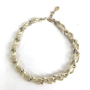 Coro Gold Tone Overlappende Ketting Link Choker Haak sluiting 1950s