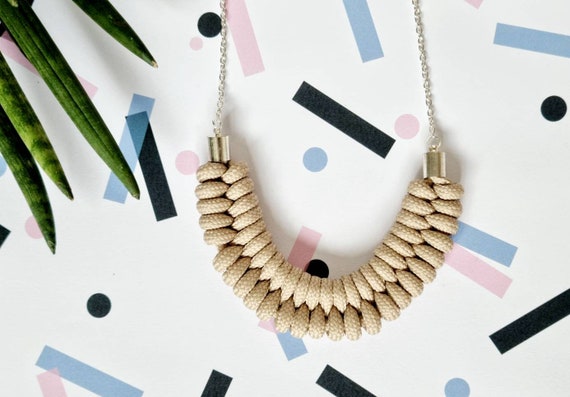 Beige statement necklace deals