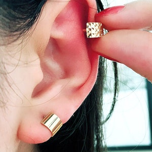Boucles d'oreilles cartilage en or jaune massif 14 carats, créoles hélicoïdales, créoles larges, créoles Huggie, petites créoles, boucles d'oreilles minimalistes, créoles taille diamant