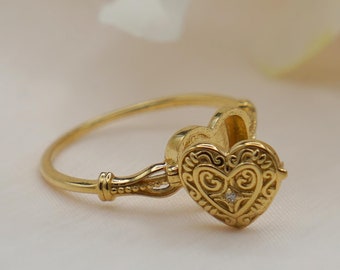 14K Solid Gold Heart Locket Ring: Vintage Style Keepsake