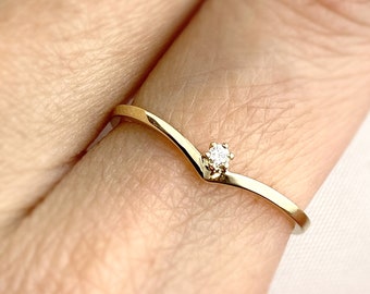 Chevron ring, 10k solid gold chevron ring, chevron v shape gold ring, chevron diamond gold ring, wishbone ring