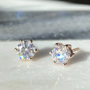 14K Gold Lab Grown Diamond Stud Earrings, 1 Carat Round Cut