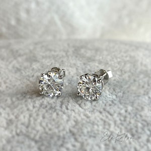 14K Gold 2CT Lab Diamond Stud Earrings: IGI Certified Bridal Jewelry