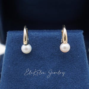 14K Solid Gold Pearl Hoops, Thick Huggie Hoops, Stacking Hoop Earrings, Pearl Earrings, Bridal Earrings, Wide Huggie Earrings, Dainty Hoops