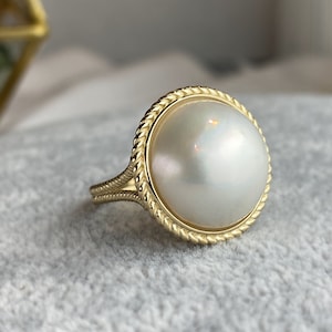 14K Gold Pearl Ring, June Birthstone Ring, Bold Ring, Pearl Engagement Ring, Cocktail Ring, Large Pearl Ring, White Pearl Ring, Mabe Pearl