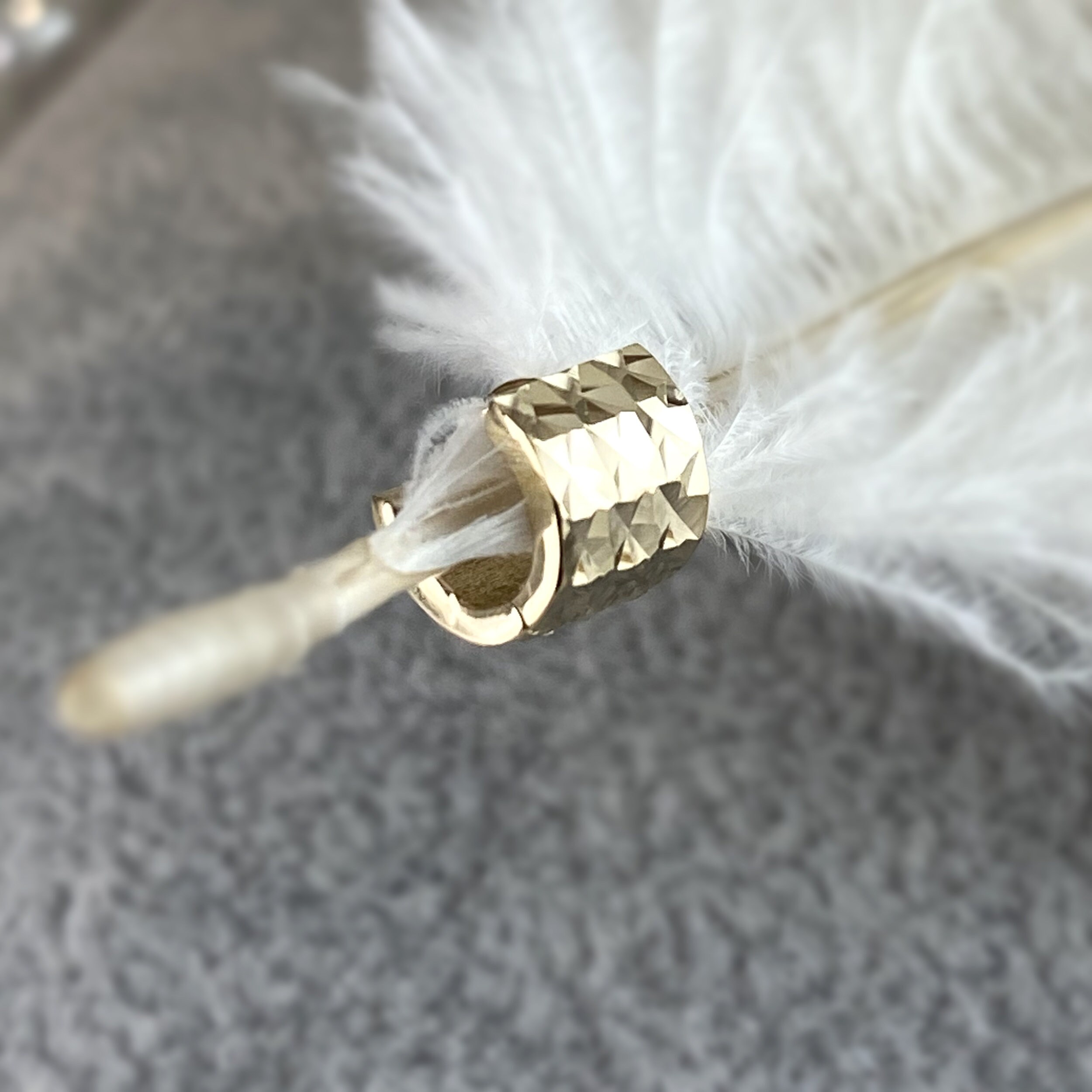 14K ソリッド イエロー ゴールド 軟骨ピアス、ヘリックス フープ 14K ソリッド イエロー ゴールド 軟骨ピアス、ヘリックス フープ