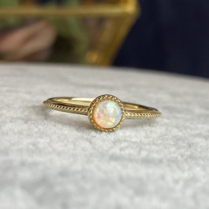 Opal Ring, 14K Gold Opal Ring, October Birthstone Ring, Round Solitaire Ring, Opal Engagement Ring, Gemstone Ring, Vintage gold ring