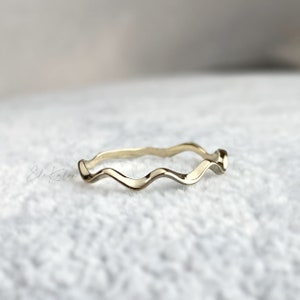 14K Solid Gold Wavy Ring, Gold Stack Ring, Gold Band Ring, Zig Zag ring, Dainty Ring, Everyday Gold Ring, Minimal Jewelry, For Her