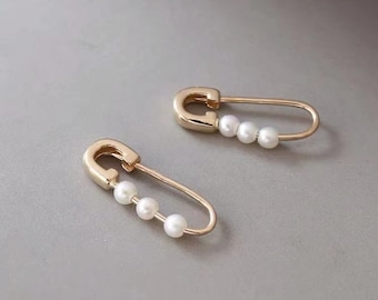 10K Gold Paperclip Earrings, Pearl Earrings, Safety Pin Earrings, Pearl Hoop Earrings, Pearl Huggie Earrings, Pearl Hoops, Minimal Earrings