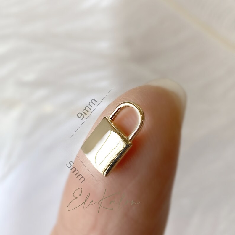 Solid gold padlock necklace Clearance