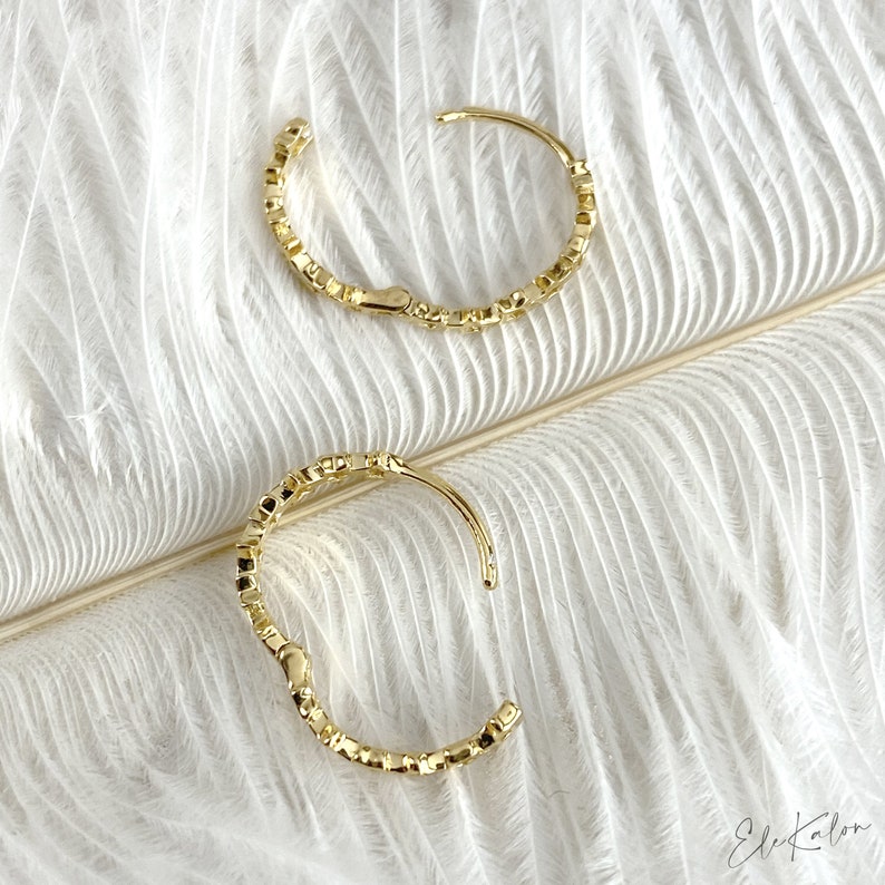 Solid gold star earrings Clearance