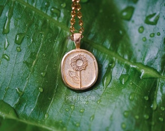 Personalized Gold Pendant with Flower Design - Customizable