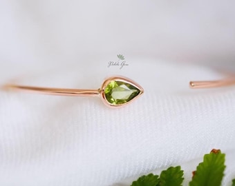 Minimalist Water Drop Peridot Bangle - Solid Gold
