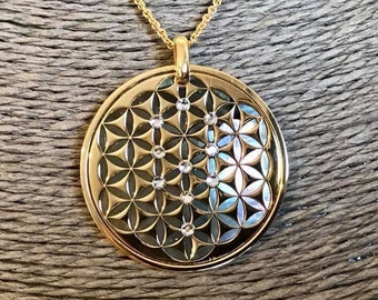 Fiore della Vita in oro 24 carati su argento 925, madreperla nera e Sephiroth in cristalli. Gioiello con ciondolo e collana