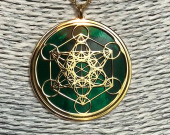 Metatron in oro 24 carati su argento 925 con sfondo in madreperla verde, gioiello spirituale con geometrie sacré per yoga, meditazione