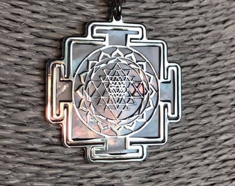 Sri Yantra in 925 silver and natural mother of pearl, spiritual jewel, sacred geometry pendant and necklace, yoga symbol