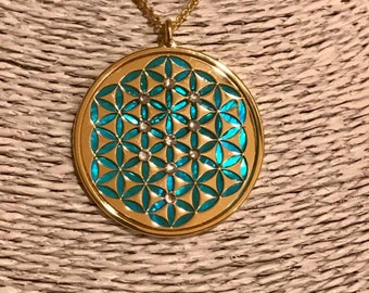Fiore della vita in oro 24 carati su argento 925 con madreperla acquamarina e Sephiroth in cristalli, gioiello spirituale geometrie sacre