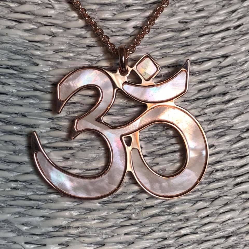 Orecchini Om in argento: gioielli Aum Yoga anticati - Italia
