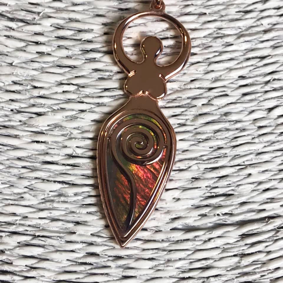 I 3 Simboli Wicca: Pentacolo, Triskele E Triquetra - Foto 8