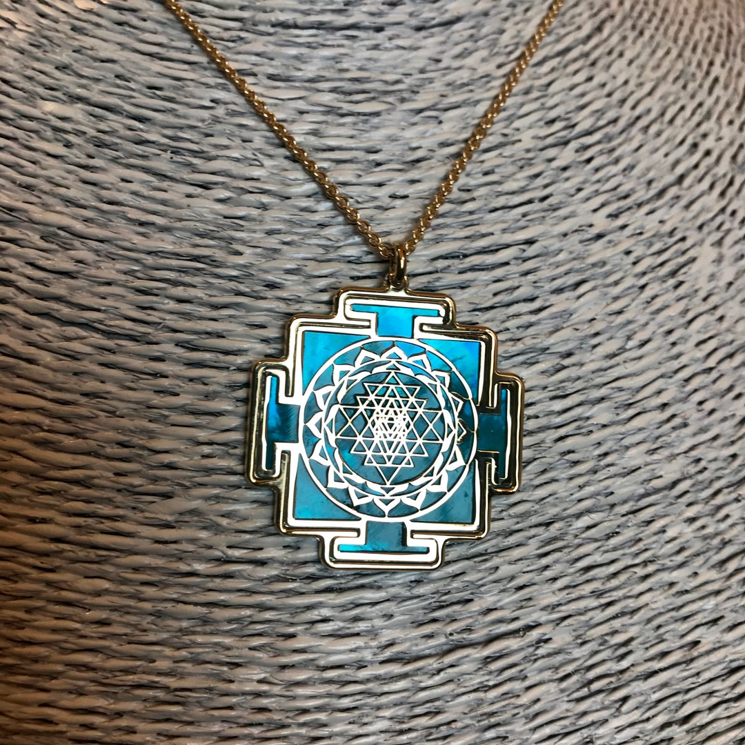 Sri Yantra, Ciondolo di Geometria Sacra in Oro, Strumento Reiki Quantico Radionico, Arte Murale - Italia Sri Yantra, Ciondolo di Geometria Sacra in Oro, Strumento Reiki Quantico Radionico, Arte Murale - Italia