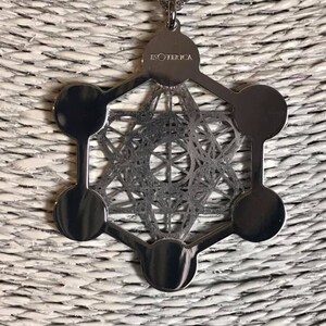 Braccialetto Mala elastico da polso, con perle in legno di sandalo grandi 12 mm, per meditazione tibetana e preghiere buddhiste