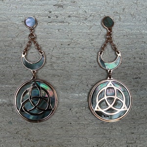 Boucles d&#39;oreilles Wicca Triquetra en or rose 18 carats sur argent sterling 925 et nacre, bijou gothique païen, pendentif steampunk