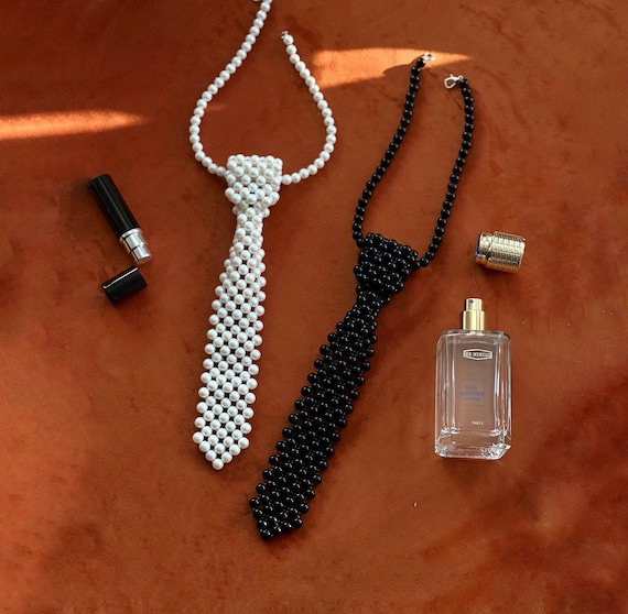 Black Pearl Neck Tie Necklace Hand Beaded Ladies Pearl 