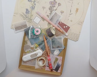 Surprise Box Scrapbook / Journaling / Gift Box