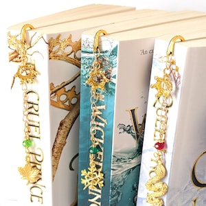 The cruel prince themed bookmarks, bookish bookmarks, the cruel prince metal bookmarks, charm bookmarks, handing bookmarks,