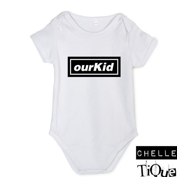 ourKid Oasis Tribute Baby Grow // 90's Nostalgia Baby Gilet, vêtements, cadeau