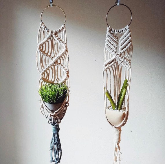 Small macrame wall hanging plant hanger // macrame plant