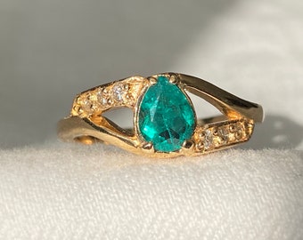 Colombian Emerald Diamond Ring: 18k Gold, Size 8