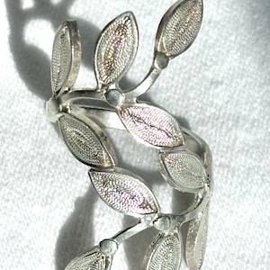 Anillo de Hojas de Filigrana – Hecho a Mano en Plata de Ley 925 – Técnica Mompox – Talla 7.5