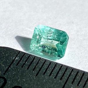 1.040 carats Genuine Colombian emerald -cut loose, gemstone, natural emerald