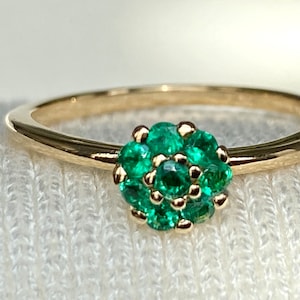 Size 6 Genuine Colombian emerald 0.8 carats ring , gold 18k
