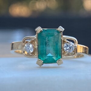 Size 7 Genuine Colombian emerald 1 carats and diamonds VS1, ring , gold 18k