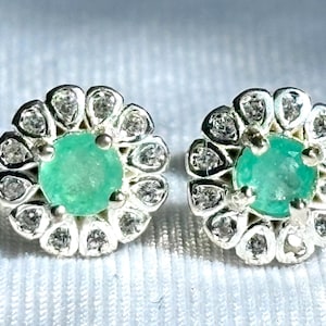 Genuine Colombian emerald Flower earrings, silver 925, real natural emerald 0.4 carats