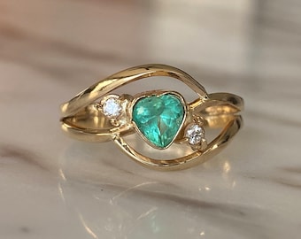 Size 7.5 Genuine Colombian emerald 0.4 carats and diamonds VS1, ring , gold 18k
