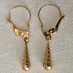 18k solid real gold cone shape earrings , 0.85 grams weight, 100% handmade