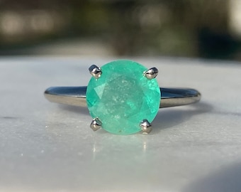 Size 6 Genuine Colombian emerald ring, 1.4 carats, 14k white gold