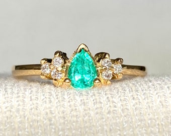 Size 6.5 Genuine Colombian emerald 0.55 carats and 6 diamonds VS1, ring , Gold 18k