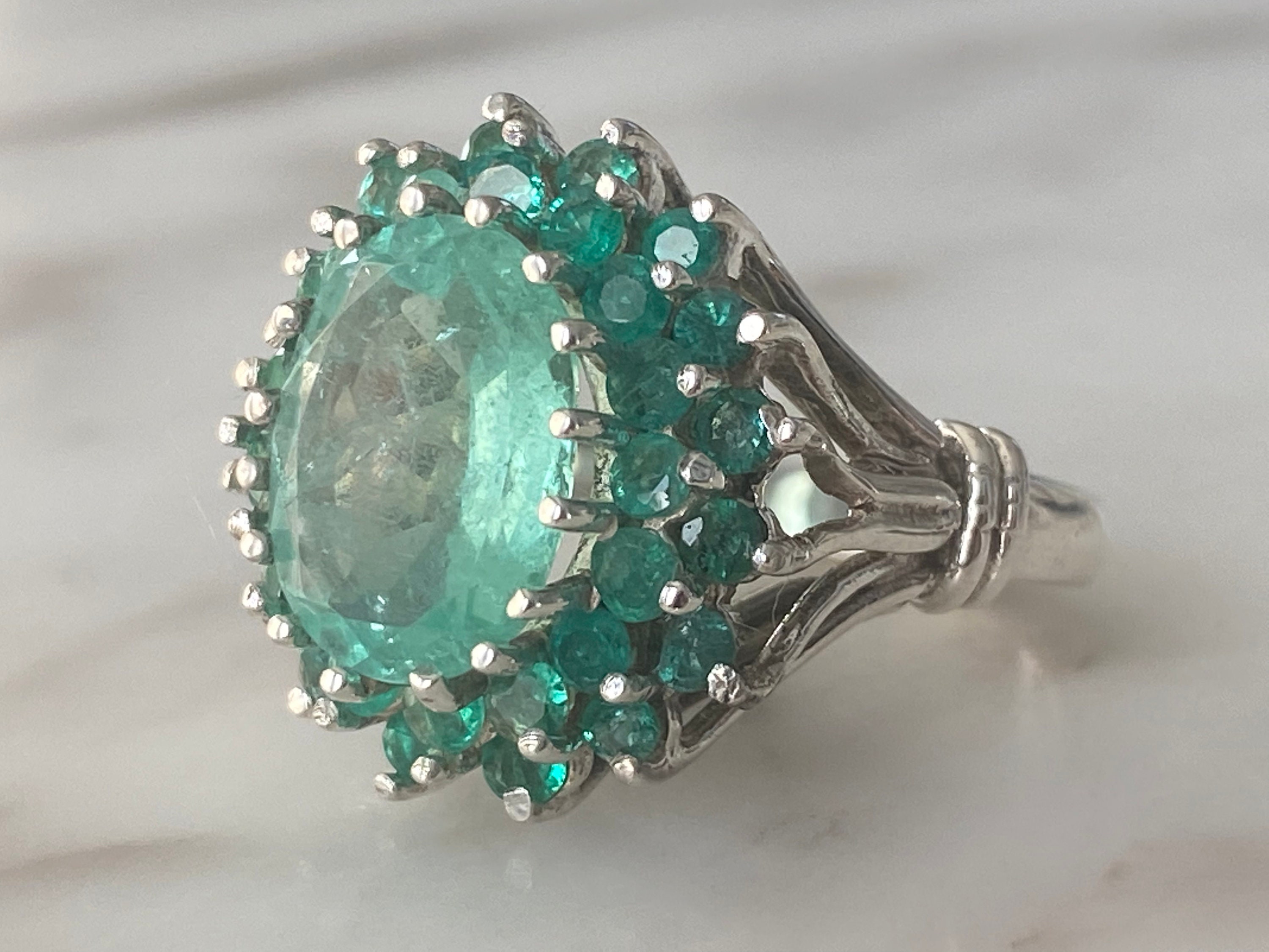 サイズ7 コロンビア産エメラルドリング：925シルバー、7.2カラット