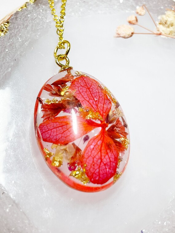 Necklace made hotsell with real flowers