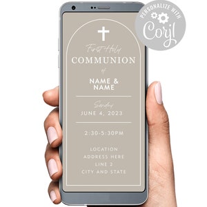 Könnte beinhalten: Ein Smartphone zeigt eine Einladung zur Erstkommunion. Das Design umfasst ein Kreuz, den Text "Erste Heilige Kommunion" und Felder für Namen, Datum, Uhrzeit und Ort. Die Farbpalette ist neutral.